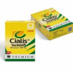 Beyaz zemin üzerinde Cialis 100 mg tadalafil 30 tablet premium gold ilaç kutusu yan, alt ve üst açıdan görünüm