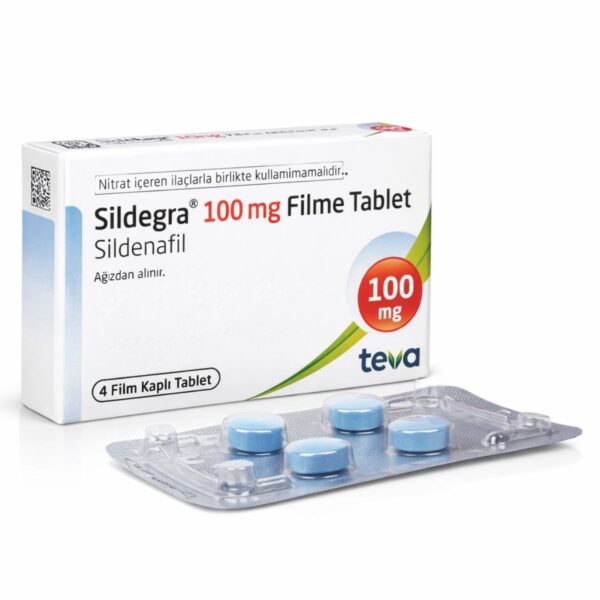 Sildegra 100 mg sildenafil film kaplı tablet kutusu ve 4’lü blister ambalaj beyaz arka planda ürün görseli